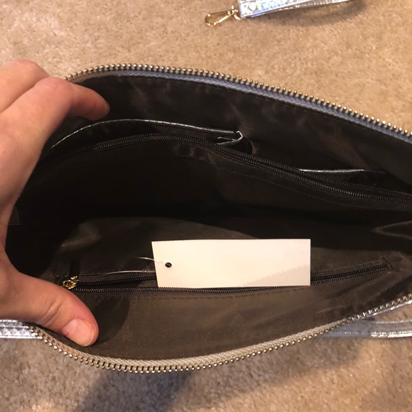 Sliver crossbody purse with clutch strap - Picture 5 of 5